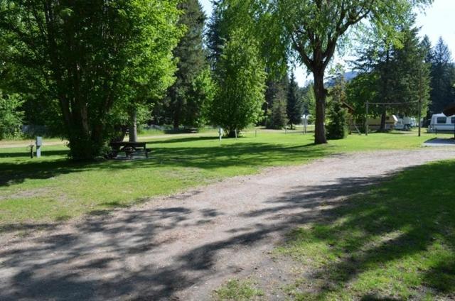 Skands Campground Christina Lake Экстерьер фото