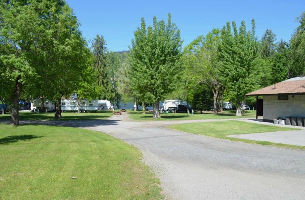 Skands Campground Christina Lake Экстерьер фото