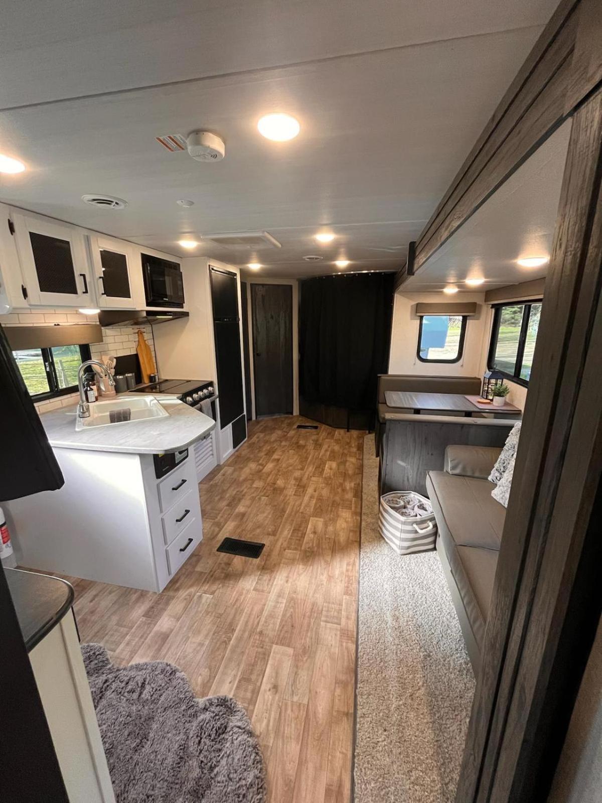 Skands Campground Christina Lake Экстерьер фото