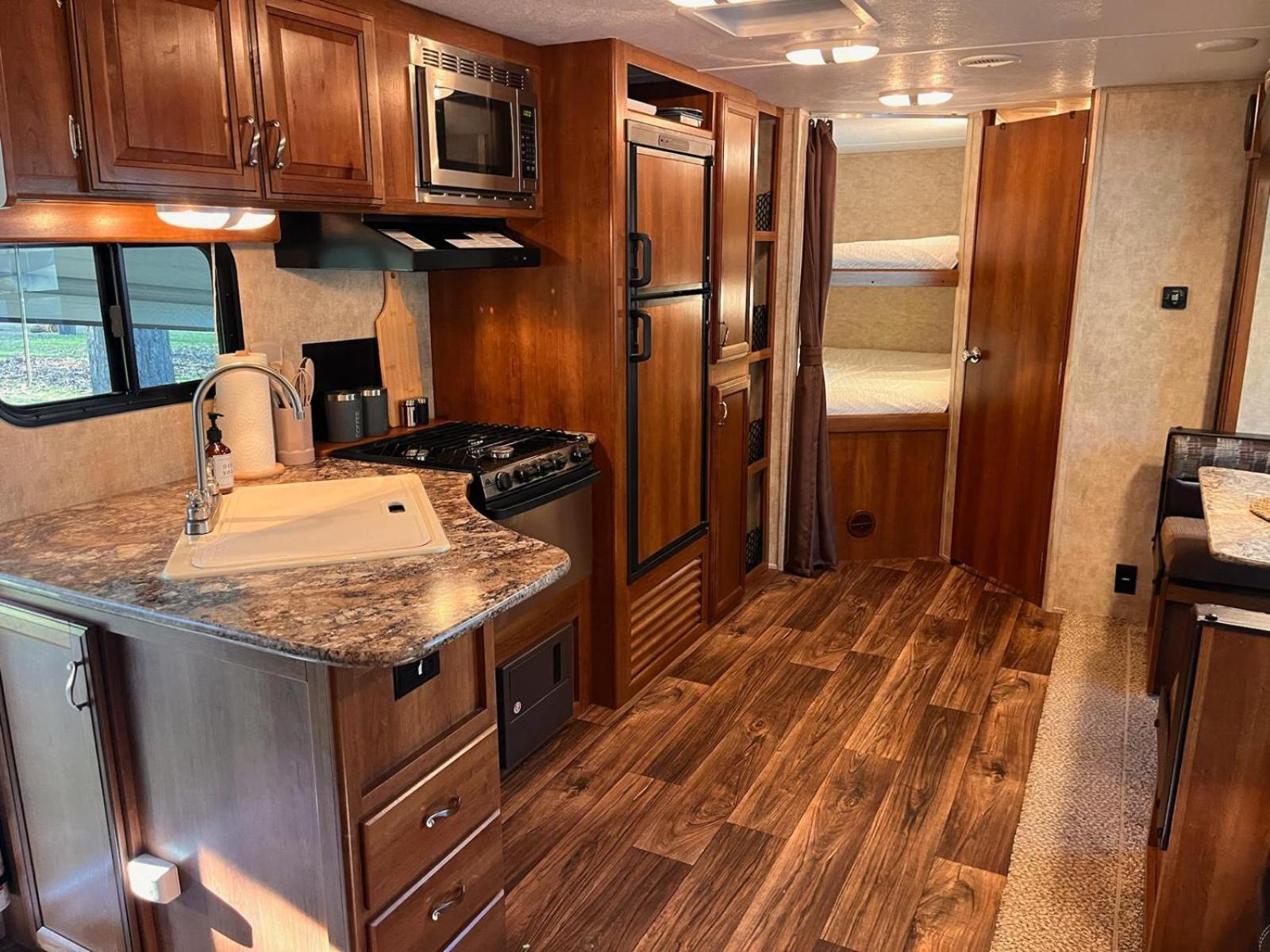 Skands Campground Christina Lake Экстерьер фото